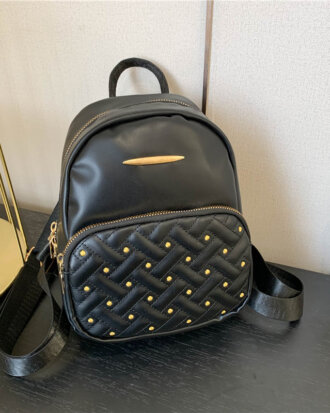 Rucsac Jules negru din material textil cu model matlasat si barete reglabile, 23 x 17 x 8 cm